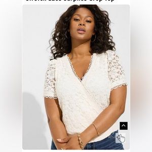 🆕Torrid Stretch Lace Surplice Crop Top C3